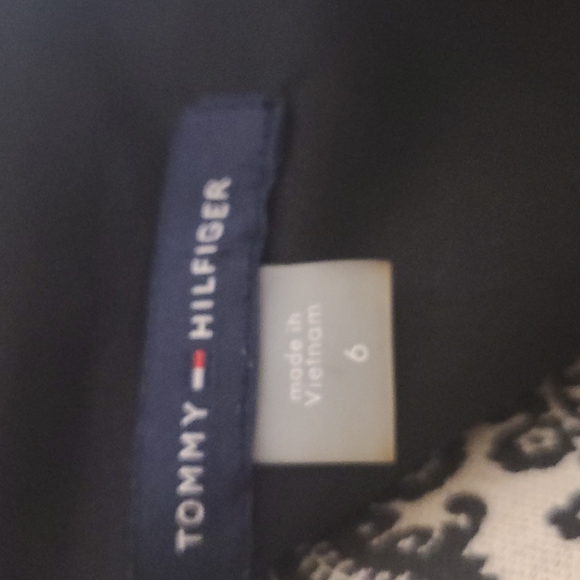 Tommy Hilfiger black dress with belt - Picture 10 of 10